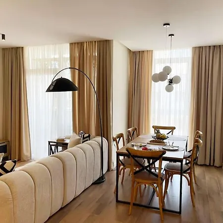 Luxury With King-size Bed And Fast Wi-fi * Tirana