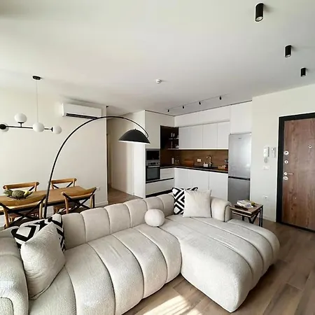 Luxury With King-size Bed And Fast Wi-fi Tirana