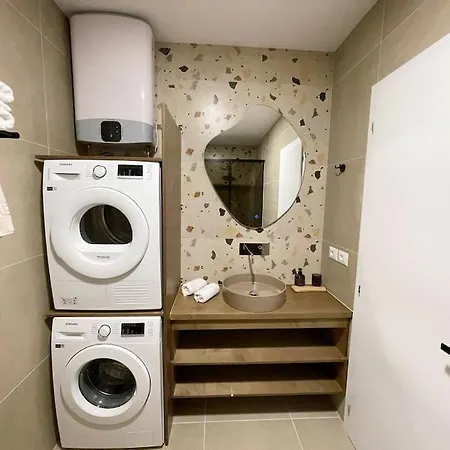 Luxury With King-size Bed And Fast Wi-fi * Tirana