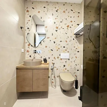 Luxury With King-size Bed And Fast Wi-fi Apartment Tirana