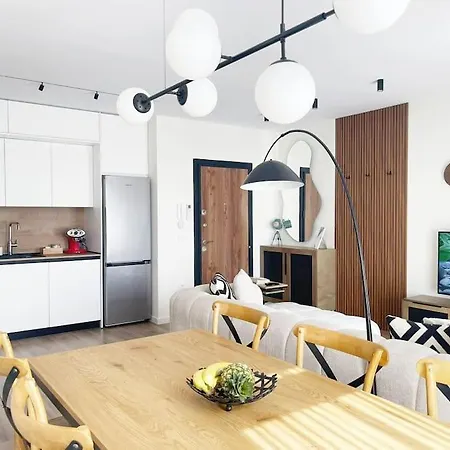 Apartment Luxury With King-size Bed And Fast Wi-fi *